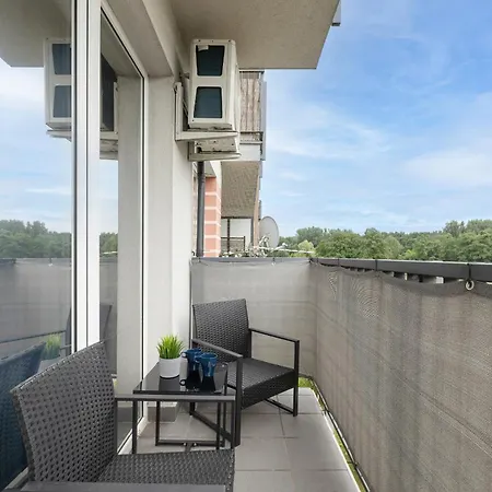 アパート Podgorze Air-conditioned Family With Parking By Renters クラクフ